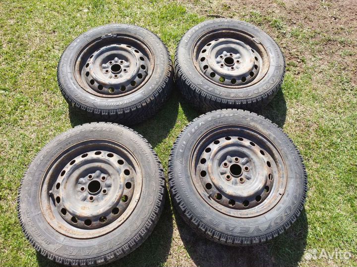 Goodyear UltraGrip 500 185/65 R15 88T