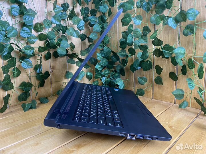 Шустрый тонкий ноутбук Lenovo N2840/4gb/SSD