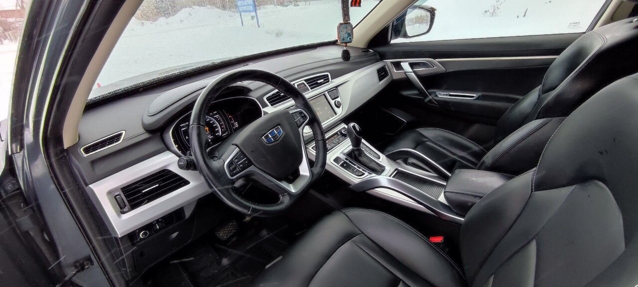 Geely Atlas: фото владельца