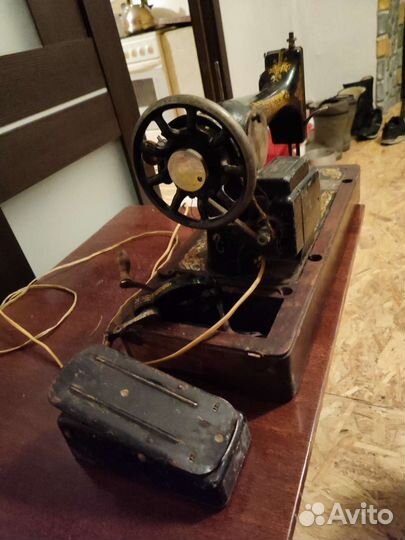 Швейная машинка зингер ручная и ножная
