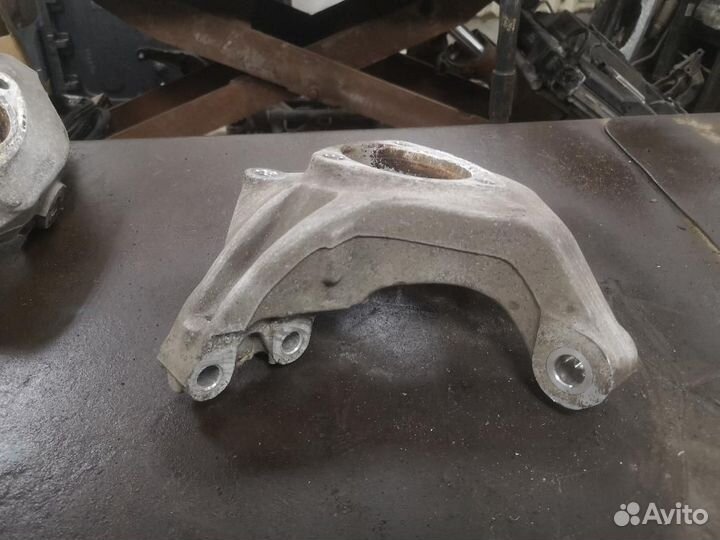 Кулак поворотный правый Антара Каптива, алюм