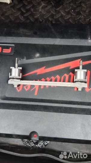 Фиксатор распредвалов двигателей volvo