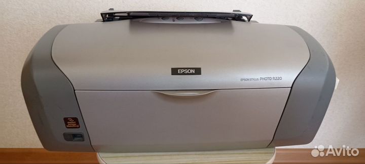Струйный цветной принтер Epson