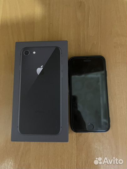 Телефон iPhone 8 64 gb