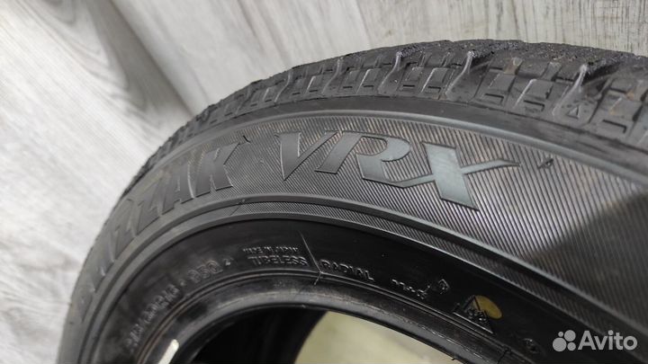 Bridgestone Blizzak VRX 215/60 R16