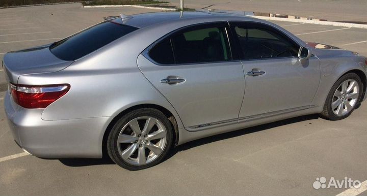 Lexus LS, 2008