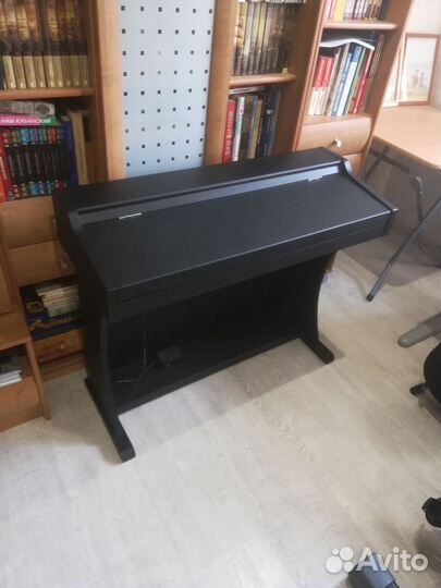 Цифровое пианино мк - 933 б/у
