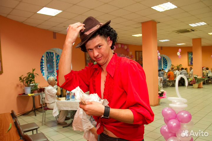 Ведущая - тамада