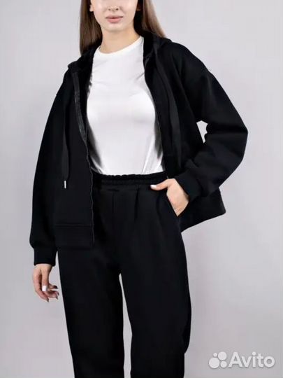 Спортивный костюм женский