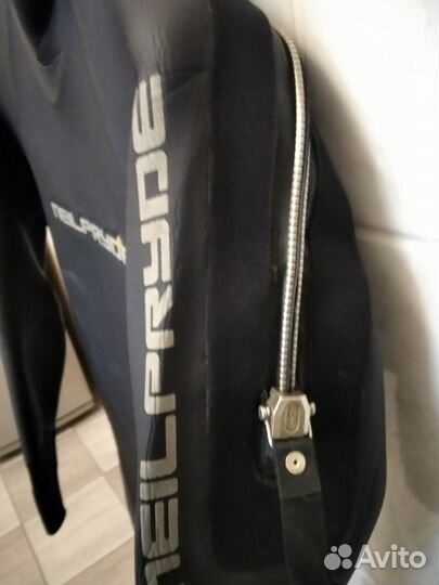Продаю мужской гидрокостюм Neilpryde