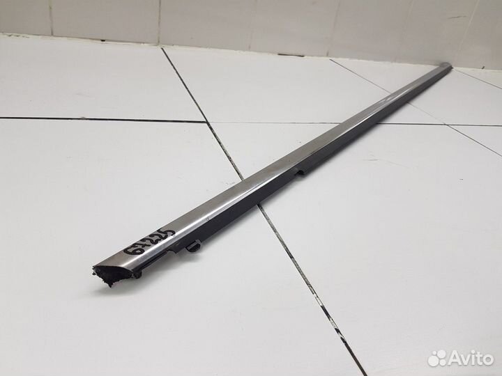 Молдинг стекла передней правой двери