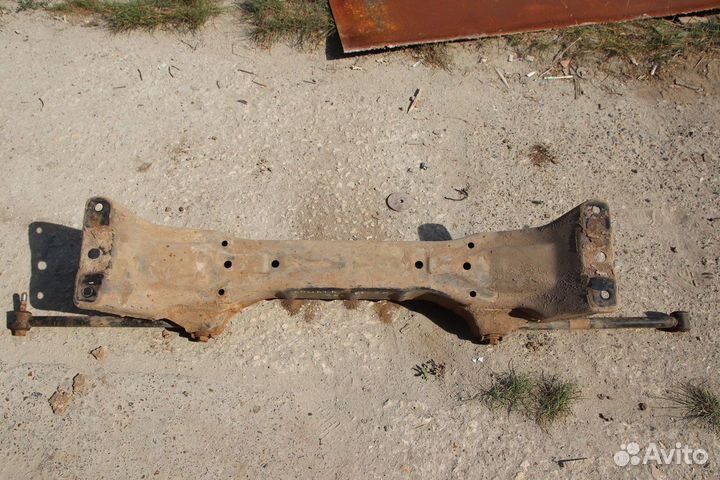 Подрамник задний на Хендай Соната EF