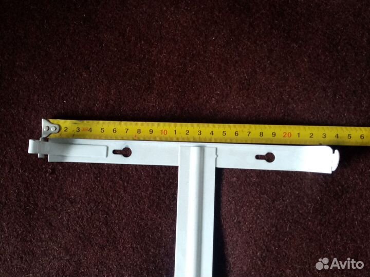 Крепление конвекторного обогревателя