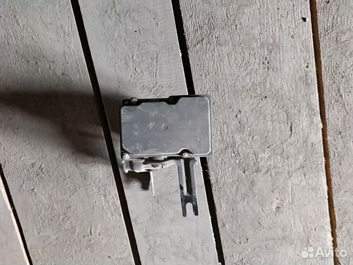 Nissan tiida блок ABS