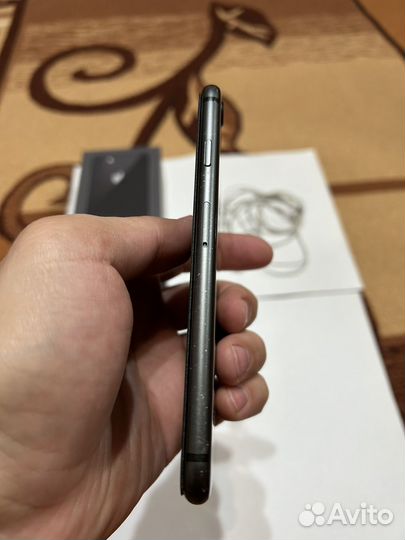 iPhone 8, 64 ГБ