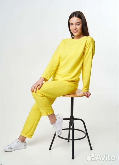 Женский спортивный костюм