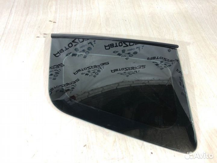 Форточка правая Ford Fusion fyja 2007