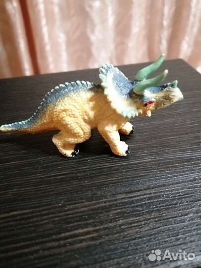 Динозаврики и дракон