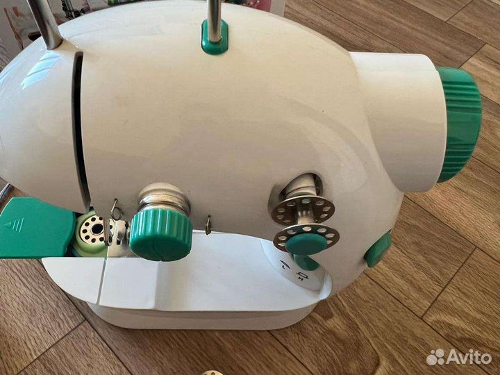 Швейная машина 