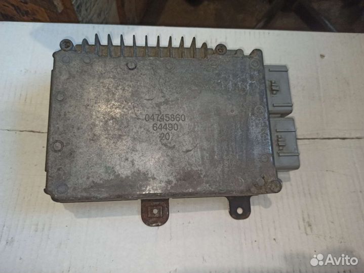 04727423AD Блок управления двигателем Крайслер