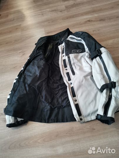 Продам мотоодежду для девушки
