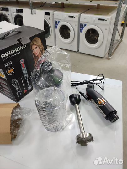 Новый Погружной блендер redmond RHB-2970