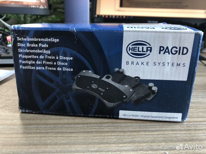 Тормозные колодки дисковые передние Audi A4