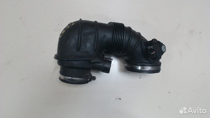 Патрубок воздушного фильтра Mercedes C W204, 2011