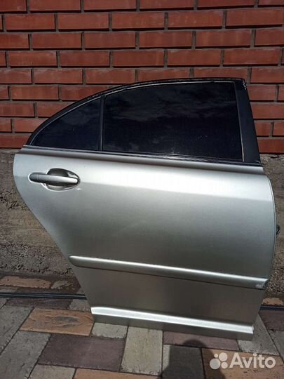 Двери toyota avensis 2
