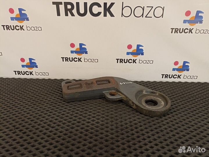 1740951 Кронштейн амортизатора