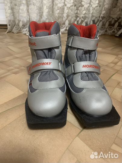 Беговые лыжи и ботинки