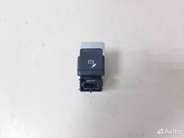 Кнопка фиксатора стояночного тормоза Volkswagen Tiguan 2017