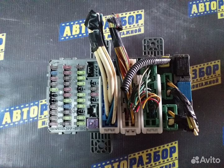 Блок предохранителей салонный Хонда Цивик 5D