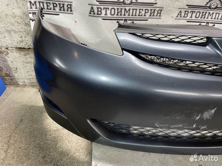 Бампер передний Toyota Sienna 2 рест