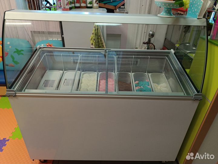 Витрина ларь для мягкого мороженого