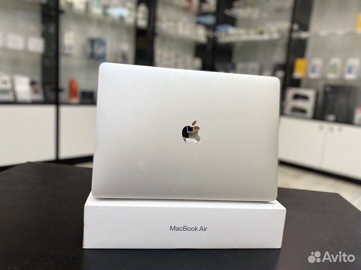 MacBook Air 13 2022 M1 White. Магазин. Гарантия