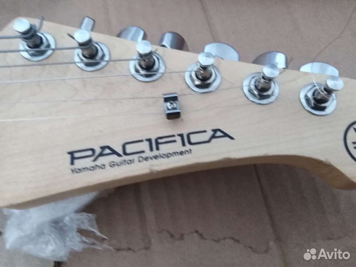 Электрогитара Yamaha Pacifica 112j