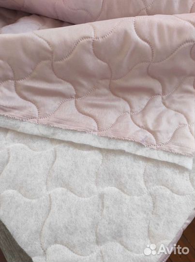 Стеганая ткань: розовая и голубая