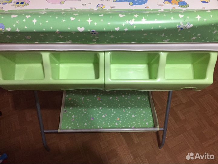 Пеленальный столик с ванночкой