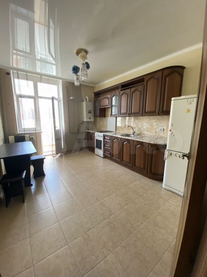 2-к. квартира, 65 м², 13/17 эт.