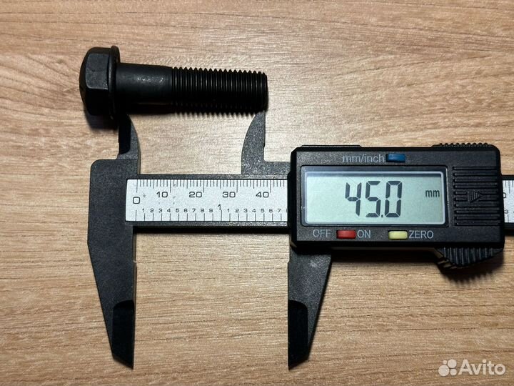 Крепеж трака для асфальтоукладчика Vogele