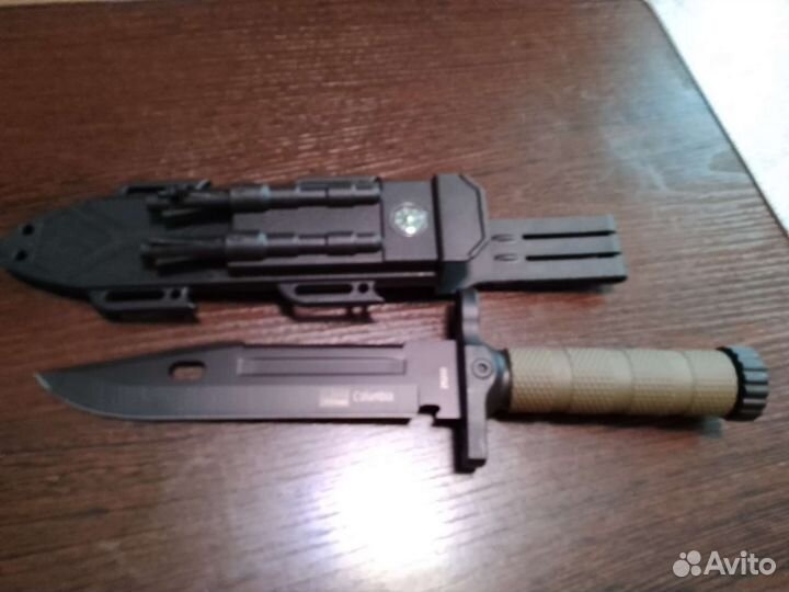 Нож туристический