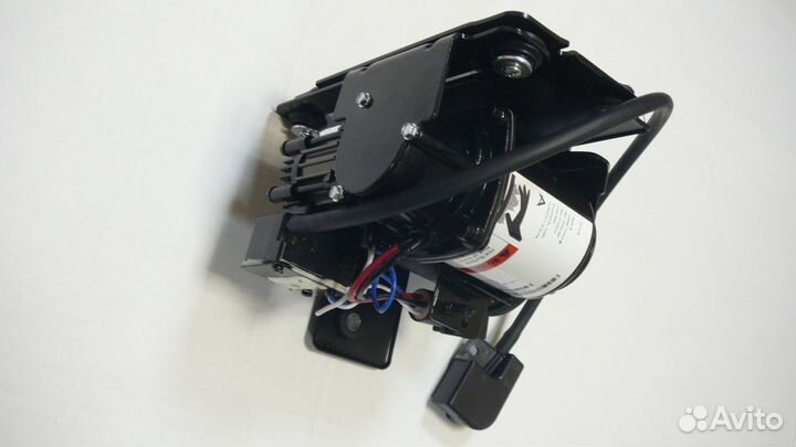 Компрессор пневмоподвески Lincoln Navigator 2011