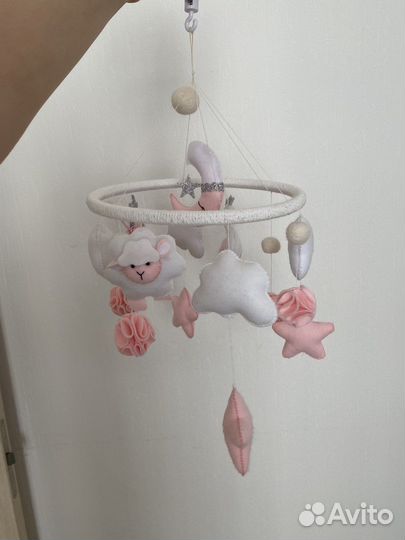 Мобиль ручной работы в кроватку