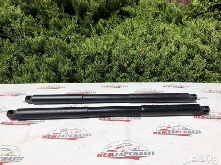 Амортизатор крышки багажника Mercedes Ml166