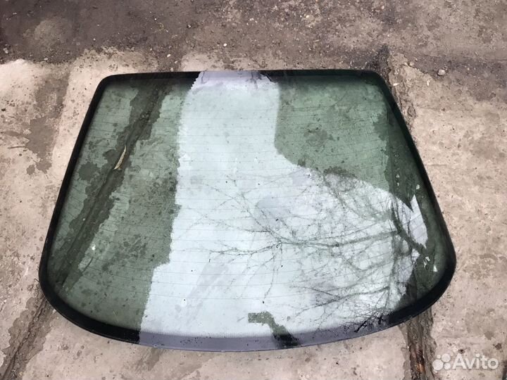 Стекло заднее Audi A80 80 B3 1986-1991