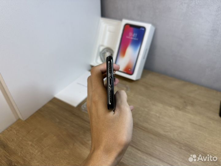 iPhone X, 64 ГБ