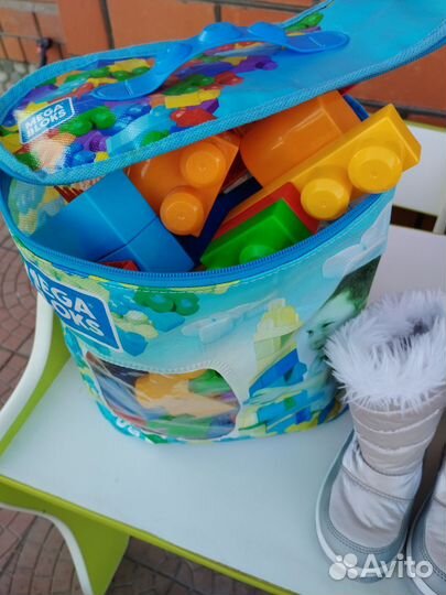 Детский стол и стульчики