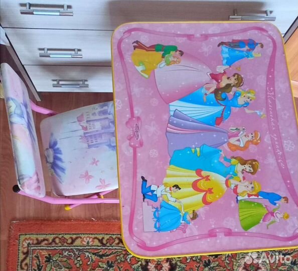 Детский стол и стул