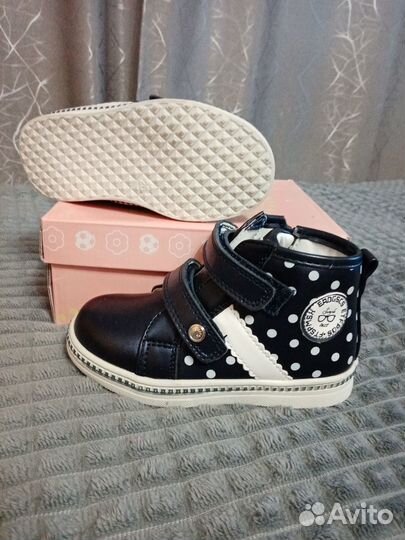 Ботинки демисезонные для девочки 26 размер, новые